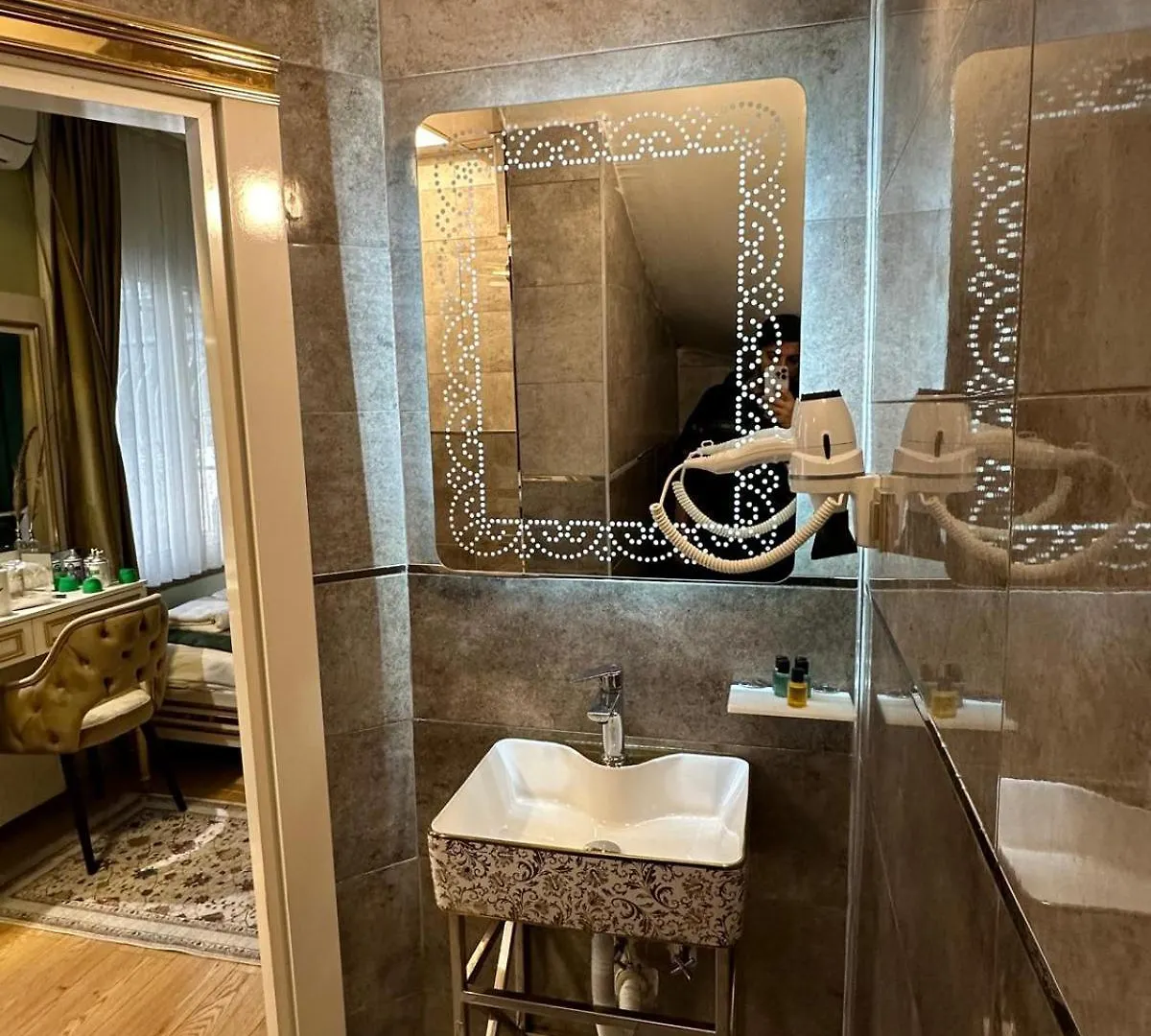 アパートホテル White Moon Hotel Suites