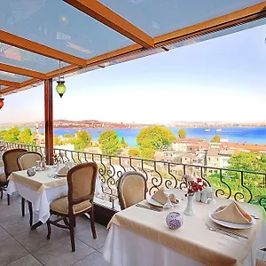 Azade Istambul